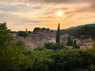 Wall Mural - Village of Cucuron at sunset in the Luberon valley in Provence, France