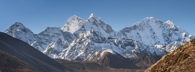 Wall Mural - wide panorama of 6000m peaks in nepal
