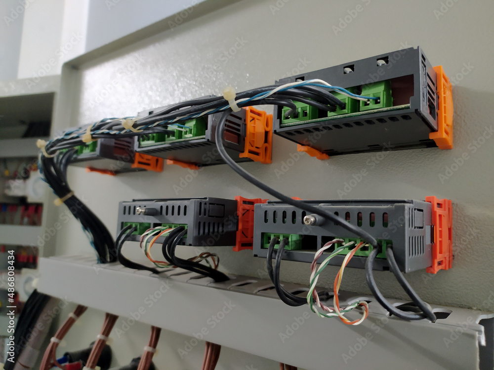 Control circuit modul and wiring instalation on the panel control.