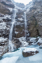 Wall Mural - Lushan landscape of the three-step waterfalls in winter,