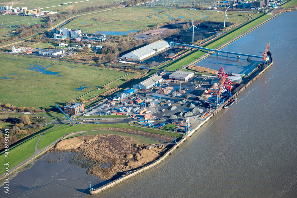 Brunsbüttel Port Elbehafen LNG Hafen
