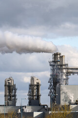 Canvas Print - Industrie business cheminée usine fumée co2 carbone environnement 
