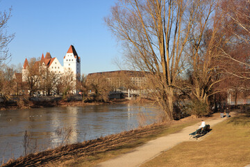 Wall Mural - Vorfrühling an der Donau; Sonniger Februartag in Ingolstadt