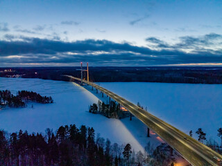 Wall Mural - tahtiniemi bridge, winter dusk 0
