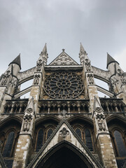 Sticker - Low angle shot of the Westminster Abbey in London under a gloomy sky