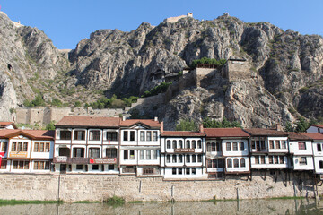 Wall Mural - Beautiful view of the Amasya Yaliboyu Houses, a Historical landmark in Amasya, Turkey with blue sky