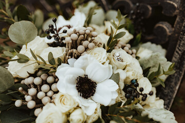 Wall Mural - Wedding rings and flowers