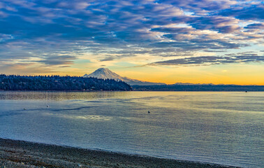 Wall Mural - Water And Mountain Sunset