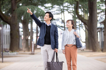 Canvas Print - カジュアルビジネスの会社員
