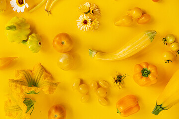 Canvas Print - Yellow vegetables on the yellow background