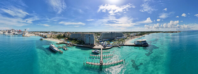 Sticker - Panoramic aerial view of the beautiful sunny beach with resorts in the Bahamas