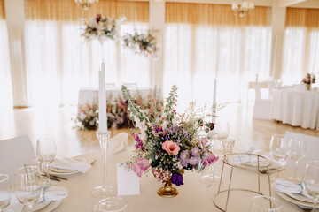 Restaurant Festival Dinning Table with Dishware