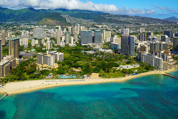 Sticker - Stunning view of the Honolulu city on a sunny day