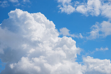 Wall Mural - big cumulus cloud heap and blue sky