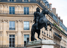 Statue Of Man On Horse