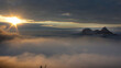 © MarioSergio - Pico Paraná, na Serra do Mar envolto em nuvens ao amanhecer.