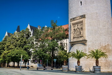 görlitz, deutschland - frauenturm mit sandsteinrelief