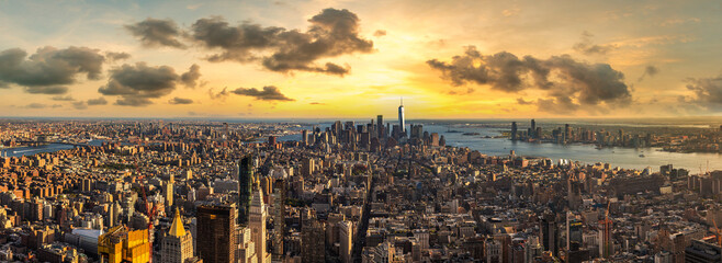 Wall Mural - Aerial view of Manhattan at sunset