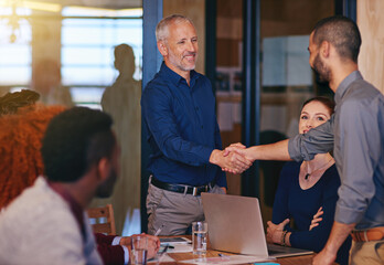 Aufkleber - Theyre set on achieving success together. Shot of colleagues shaking hands in an office meeting.
