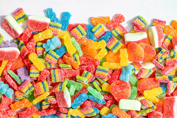 Sour gummy candy