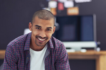 Aufkleber - My job brings me great satisfaction. Cropped portrait of a young designer in the office.