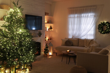 Canvas Print - Stylish living room interior with TV set, Christmas tree and fireplace