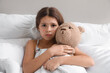 © Pixel-Shot - Little girl ill with chickenpox in bed