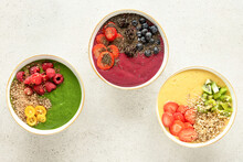 Strawberry, Pineapple, Spinach Detox Breakfast Smoothie Bowls