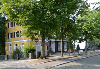 Wall Mural - Strassenszene in der Kur Stadt Bad Pyrmont, Niedersachsen