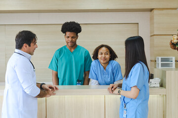 Medical students talking Consult with the doctor in the hospital