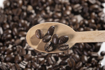 Poster - Wooden spoon with coffee beans