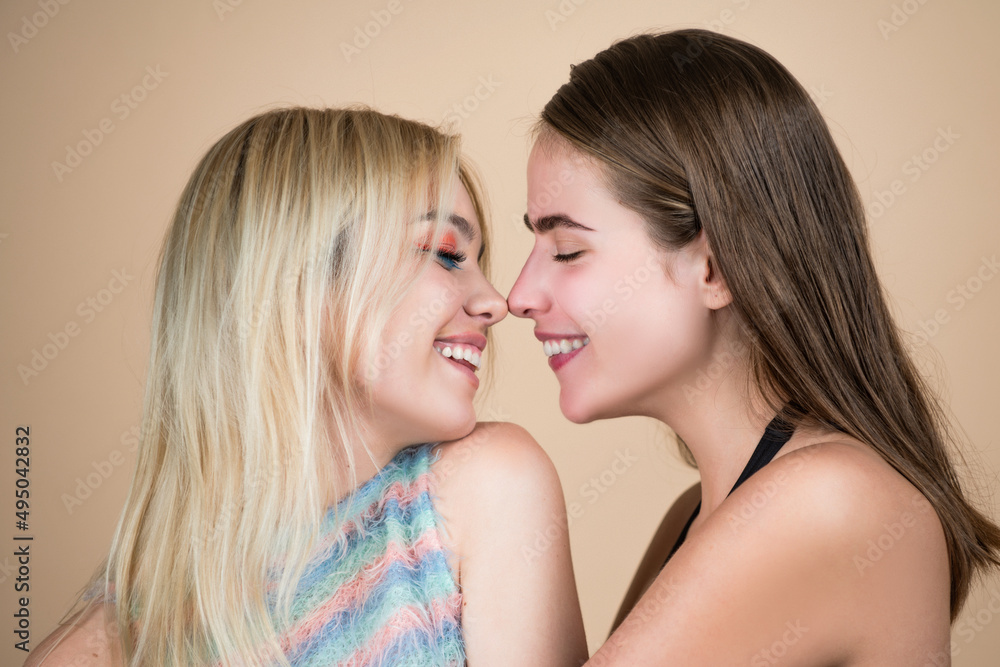 Еркектің қыздың мысығына сиіп жатқан порно видеосын қараңыз