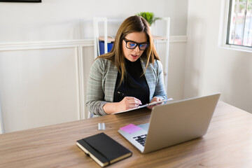 Wall Mural - Virtual therapist at her office