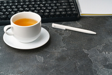 Canvas Print - Office desk with computer keyboard, notepad and pen