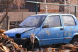 © jarizPJ - Stary, zardzewiały samochód, stojący gdzieś na podwórku. An old, rusty car somewhere in the backyard.