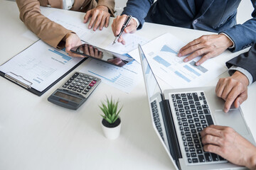 Leinwandbilder - Business team meeting present, Secretary presentation new idea and making report to professional investor with new finance project plan during discussion at meeting