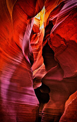 Canvas Print - Vertical shot of a canyon in red