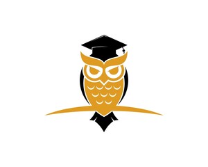 Poster - Smart owl in the twig with graduation hat