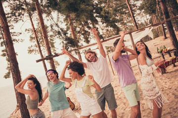 Poster - Photo of cheerful friends meeting dance party have carefree fun wear casual clothes nature summer seaside beach