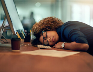 Aufkleber - Game over. Shot of an exhausted young businesswoman sleeping at her desk during a late night at work.