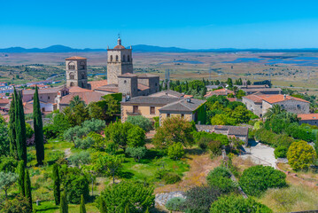 Canvas Print - Church of Santa Maria La Mayor overlooking Spanish town Trujillo.