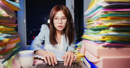 Sticker - businesswoman overtime work