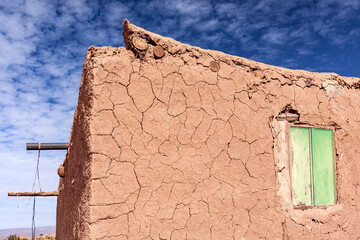 Dettaglio di abitazione in fango nel deserto del marocco 