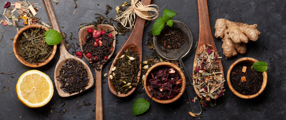 Poster - Various dried tea in wooden spoons