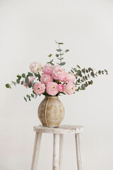 Fotomurales - Spring bouquet of peonies and ranunculus