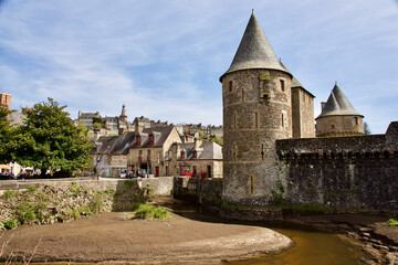 Wall Mural - Burganlage Fougères