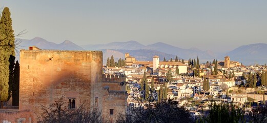 Wall Mural - vue aérienne de Grenade en Andalousie et du quartier de l'Albayzin (Albaicin) quartier de la ville blanche dans le sud de l'Espagne