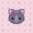 Kocia głowa na różowym tle w  deseń w kocie łapki. Kot w stylu kawaii. Dziecięcy wzór na plakat lub t-shirt. Ilustracja wektorowa na białym tle.