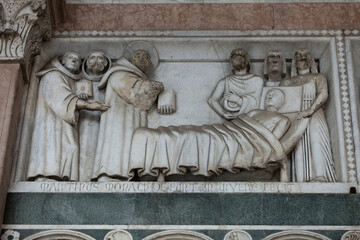 Canvas Print -  Lucca - detail from St Martin's Cathedral facade, Tuscany