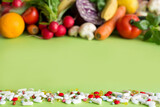 Fototapeta Fototapety do kuchni - Witaminy i suplementacja diety, zdrowe zrównoważone odżywianie i odchudzanie się